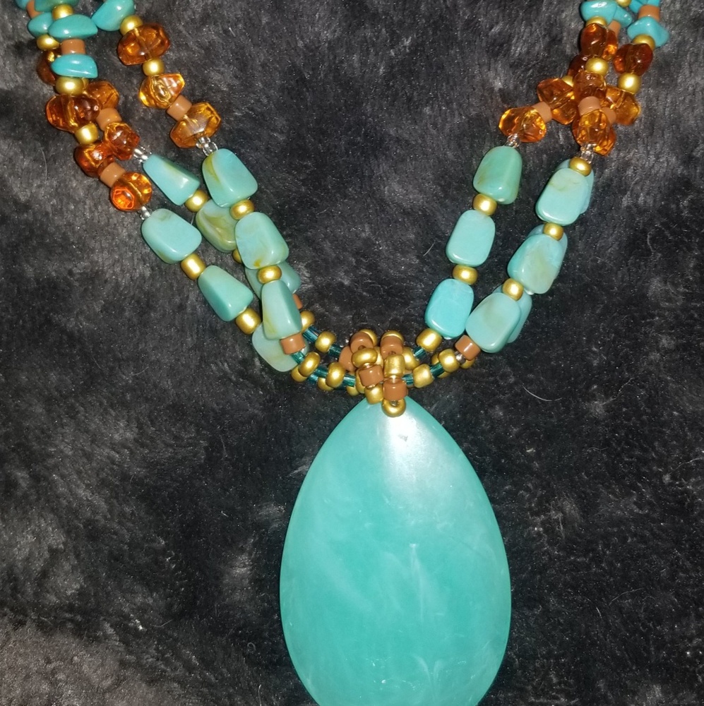 Beautiful vintage necklace